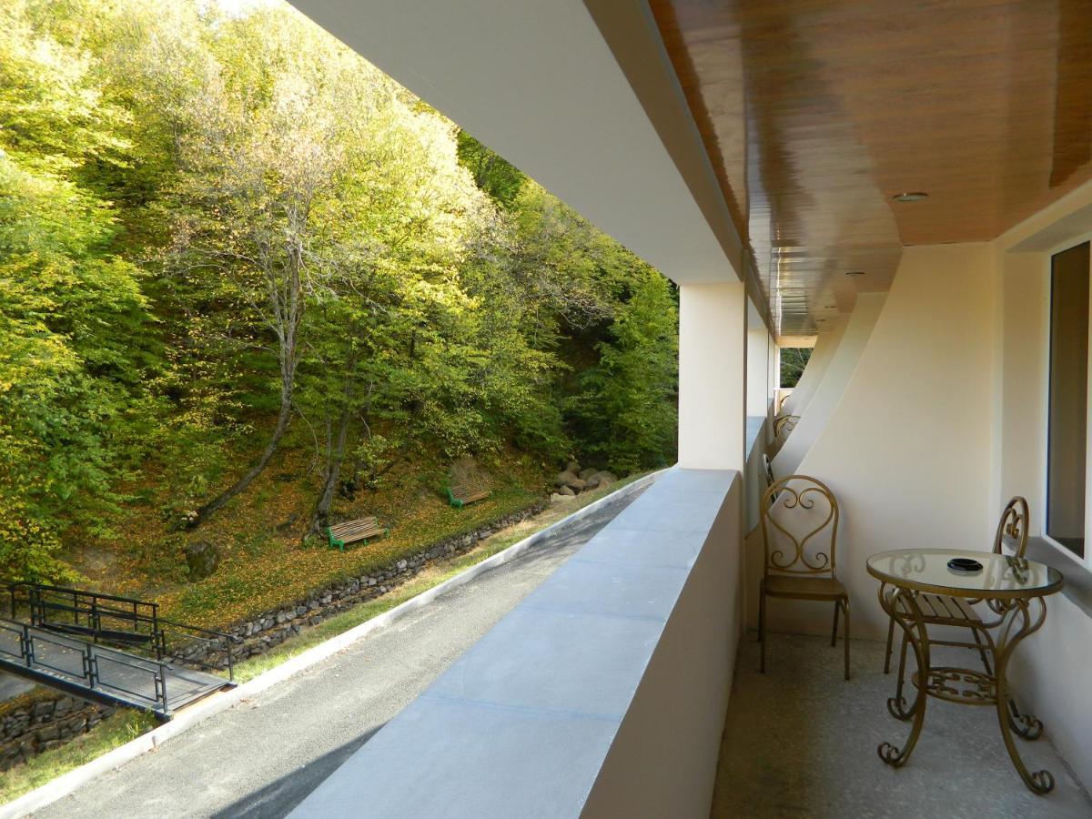 Tsaghkahovit Hotel ซากาดซอร์ ภายนอก รูปภาพ