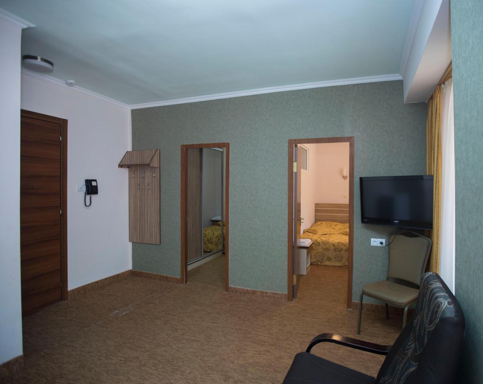 Tsaghkahovit Hotel ซากาดซอร์ ภายนอก รูปภาพ