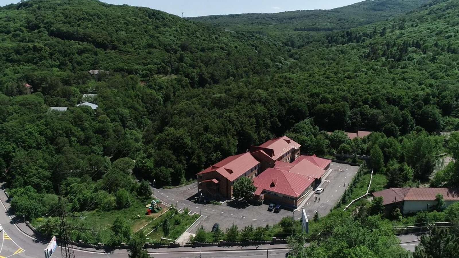 Tsaghkahovit Hotel ซากาดซอร์ ภายนอก รูปภาพ