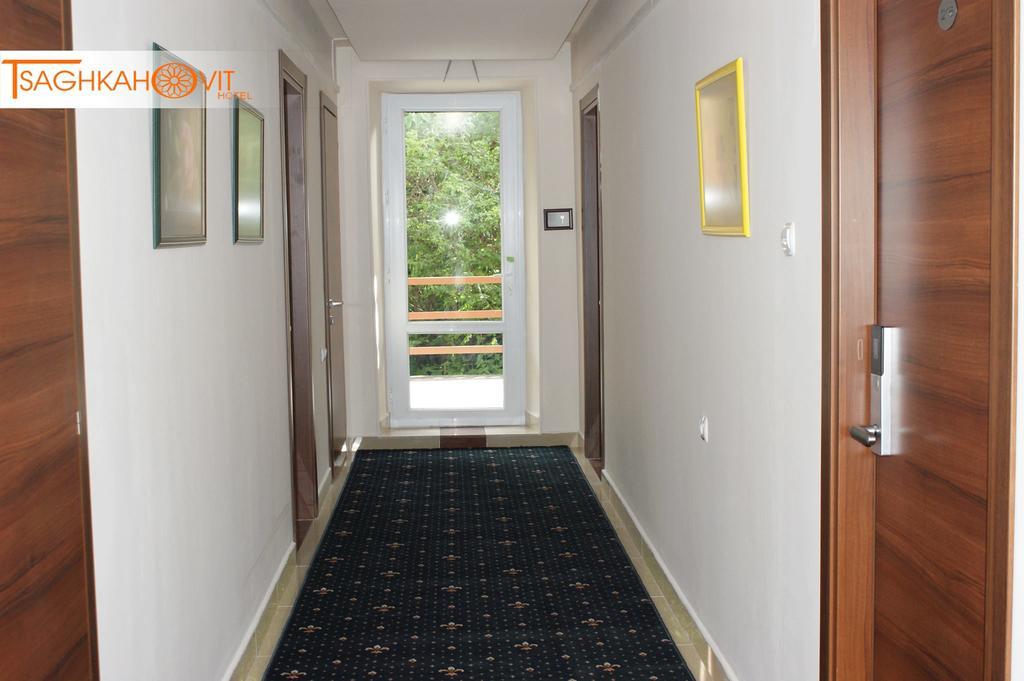 Tsaghkahovit Hotel ซากาดซอร์ ภายนอก รูปภาพ