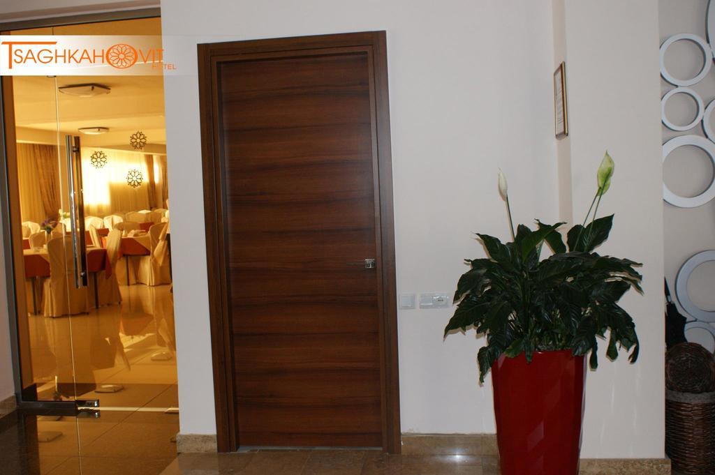 Tsaghkahovit Hotel ซากาดซอร์ ภายนอก รูปภาพ